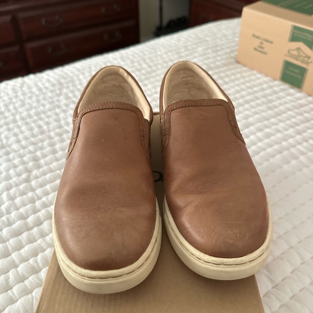 UGG Woman’s Tan Leather Slip-Ons - Picture 3 of 6